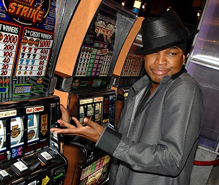 ne-yo_rkelly-is-a-mess