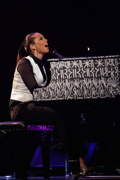 alicia-keys-royal-albert-3