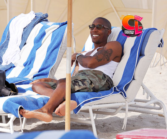 Rafael Saadiq And Rocsi Hit The Beach