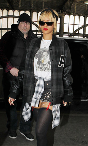 RIHANNA GOES FOR A BIRTHDAY TUBE RIDE IN LONDON | ThisisRnB.com - New R ...