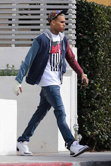chris-brown-hand-cast-2