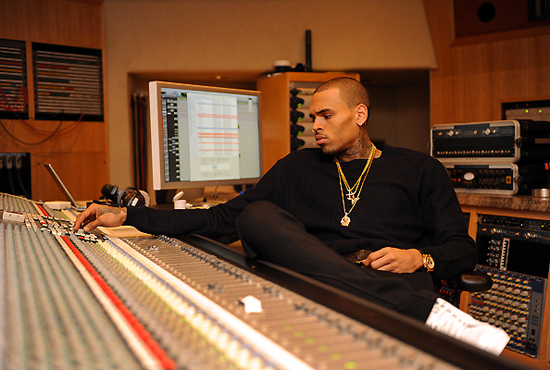 Chris-Brown-new-in-studio