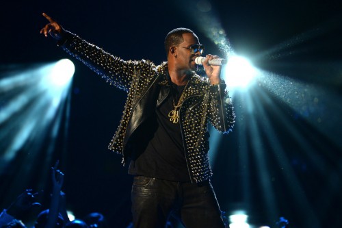 R+Kelly+2013+BET+Awards+Show+FNkGmmFgh8Sx