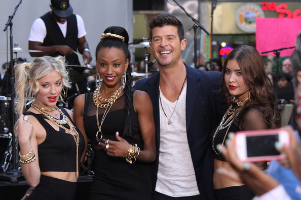 Robin+Thicke+Robin+Thicke+Performs+Live+NBC+O2fryM1Vbbsl
