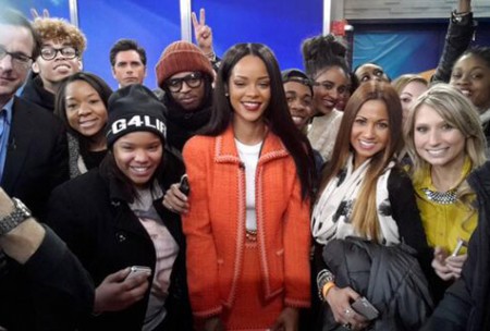 rihanna-gma-2