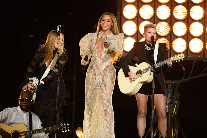 beyonce-dixie-chicks-cma-2016